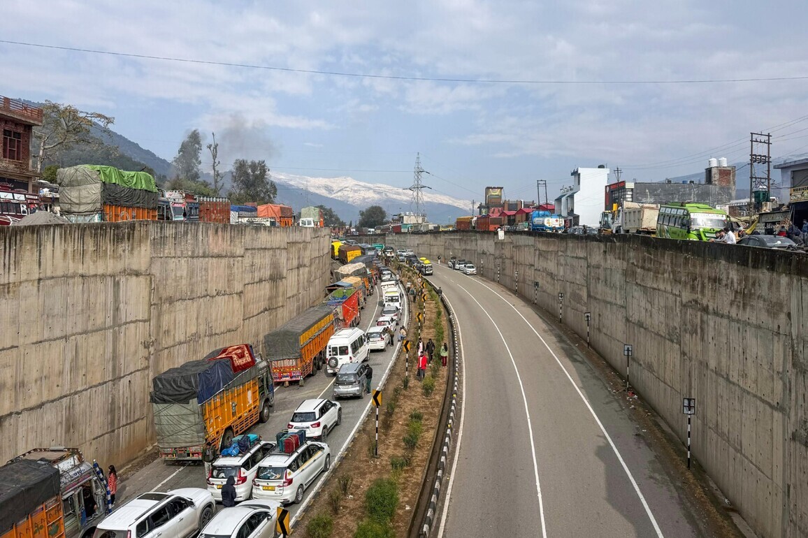 J-K: Vehicular traffic disrupted on NH-44 in Ramban due to rolling down of boulders on bank of Chenab