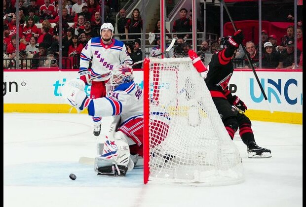 Chris Kreider's hat trick sends Rangers to clincher over Hurricanes