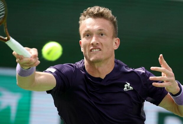 Jiri Lehecka on to Madrid semis after Daniil Medvedev retires