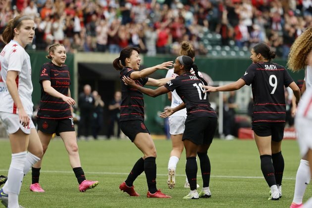 Thorns strike early, often in shutout of Red Stars