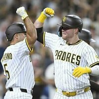 Padres smack 4 homers to back JP Sears in win over Giants