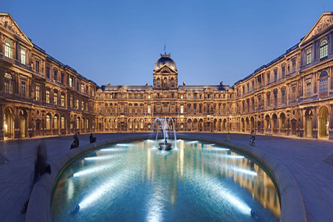 Thieves use lift to pull off bold jewel theft inside the Louvre