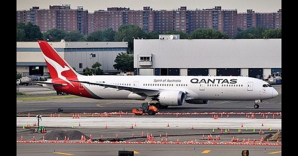 Rising fuel costs push airlines to hike ticket prices