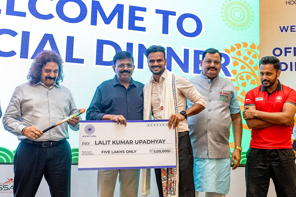Hockey India felicitates Vandana Katariya and Lalit Upadhyay for their stellar careers