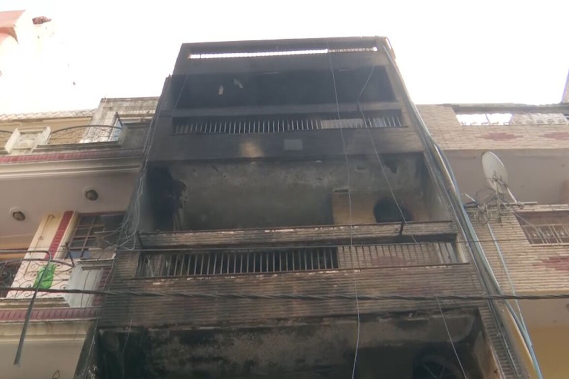 Delhi: Fire breaks out in four-storey building in Mukherjee Nagar, all residents evacuated safely