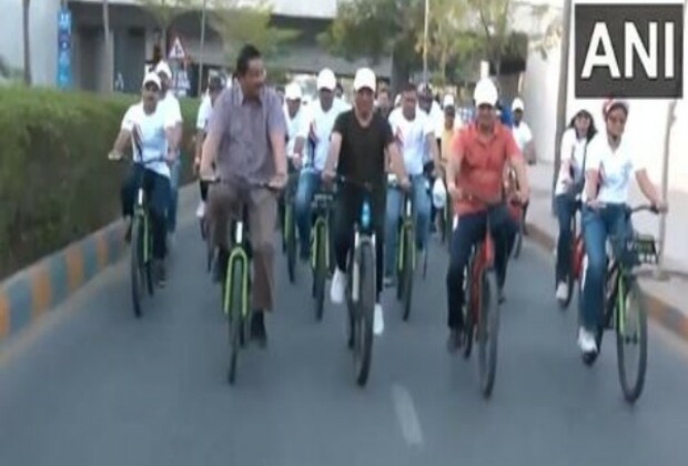 Ahmedabad: Mansukh Mandaviya participates in Fit India Sunday on Cycle' campaign