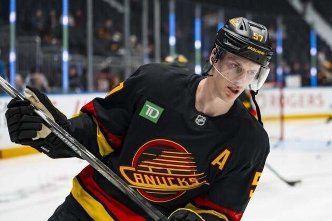 Report: Stars acquiring D Tyler Myers from Canucks