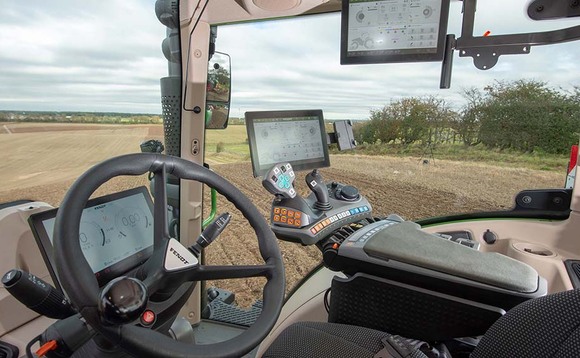 On-test: In-depth look at Fendt's new control layout
