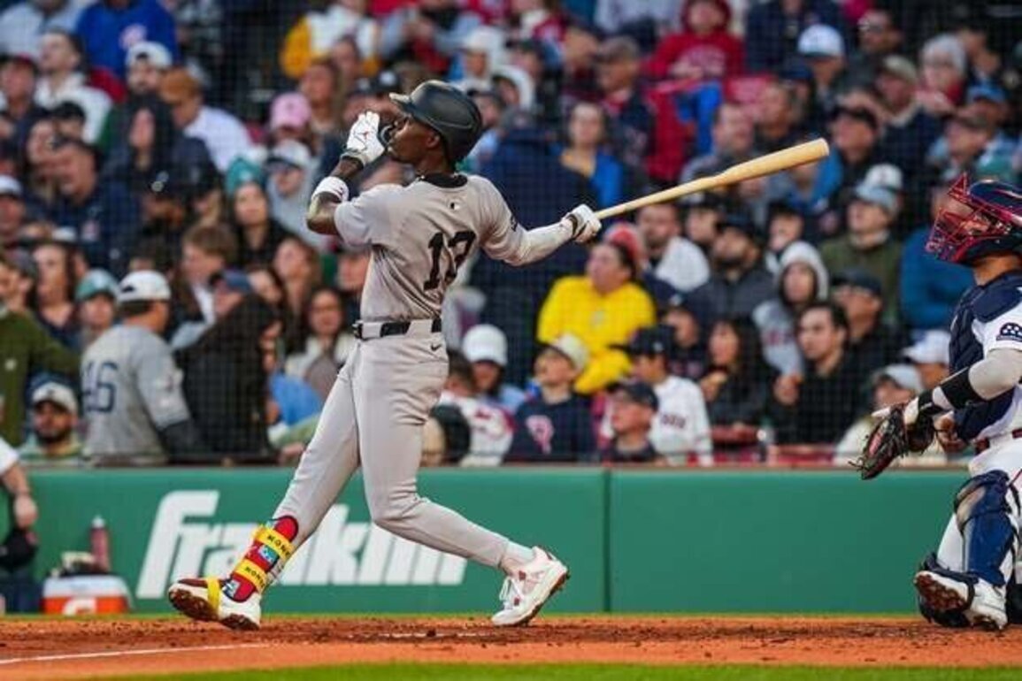 Cody Bellinger's pinch-hit 2-run single propels Yankees past Red Sox
