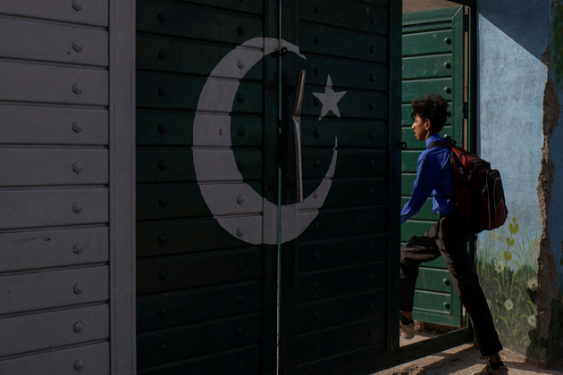 Pakistan: Karachi Secondary Education Board faces backlash over Class IX results; students left without mark sheets amid E-marking failure