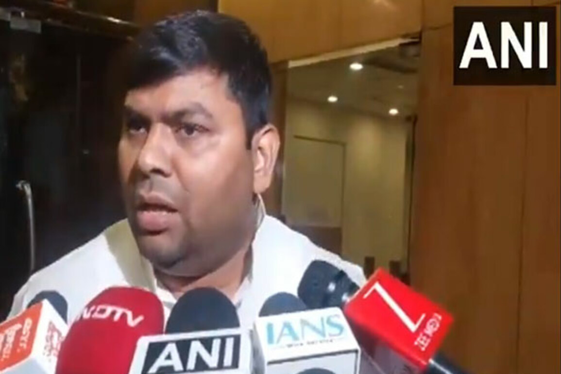 Bihar: "We will abide by decision of our leaders," says Mukesh Chauhan after Tej Pratap Yadav announces to contest from Mahua