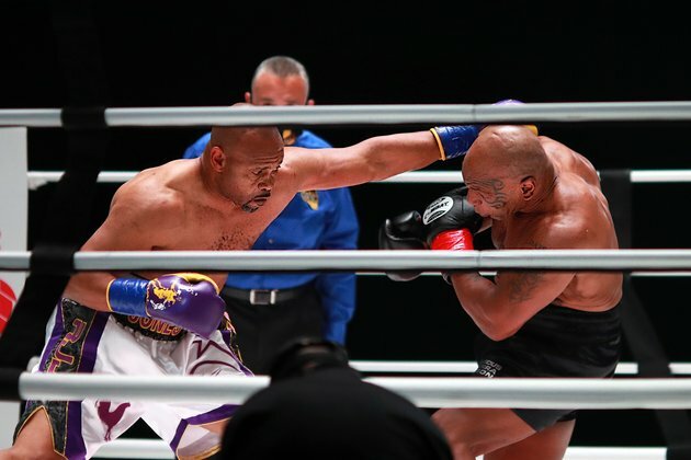 Mike Tyson Returns to Ring, Draws in Exhibition with Jones