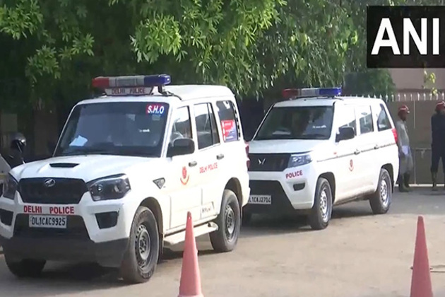 Three Delhi University colleges get bomb threats