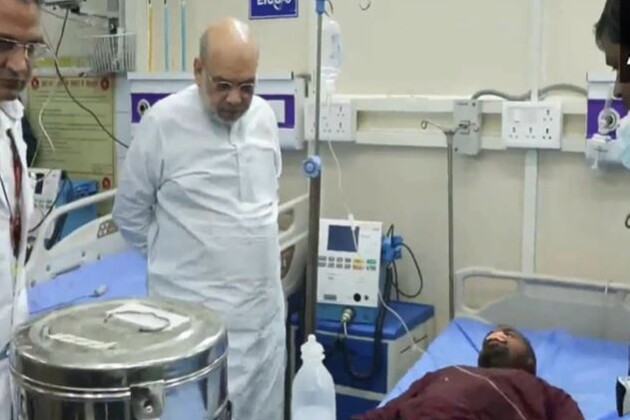 Blast near Red Fort Metro Station: Amit Shah meets injured at Lok Nayak Hospital