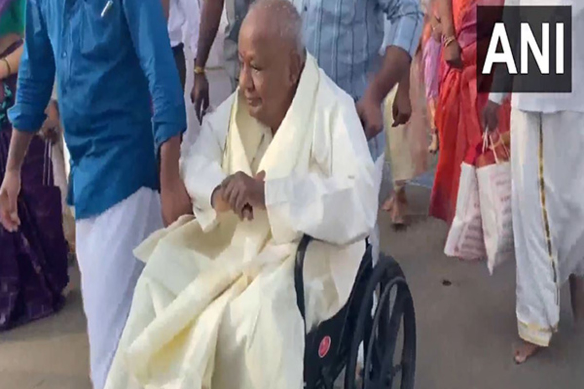 Former PM HD Deve Gowda visits Tirumala Venkateswara Swamy Temple on his birthday