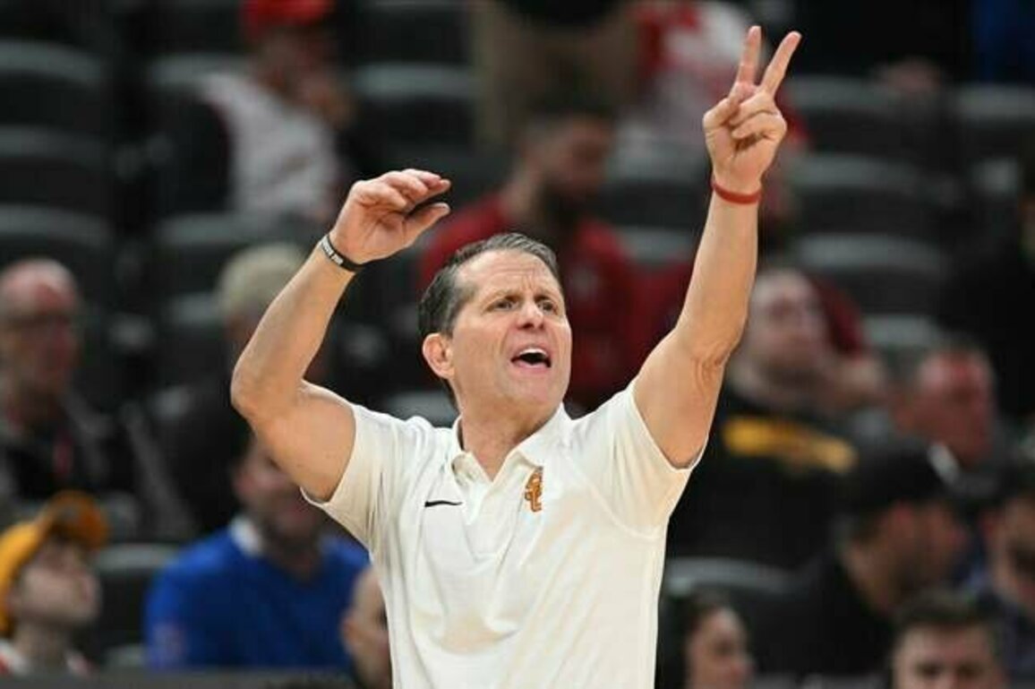 Former Pac-12 foes USC, Arizona State will face off for Maui title