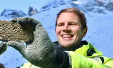 Eldur Olafsson at Nalunaq; the first pour