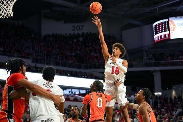 Cincinnati cruises past Oklahoma State with 3-point barrage