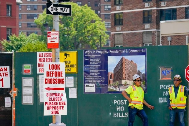 US Employers Added 528,000 Jobs; Unemployment Falls to 3.5%