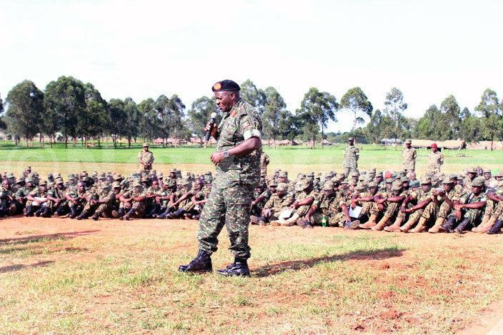 en dward atumba amala addressing the soldiers