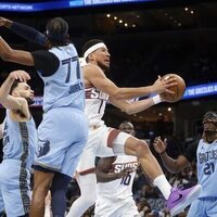 Suns take control in 4th to roll over Grizzlies