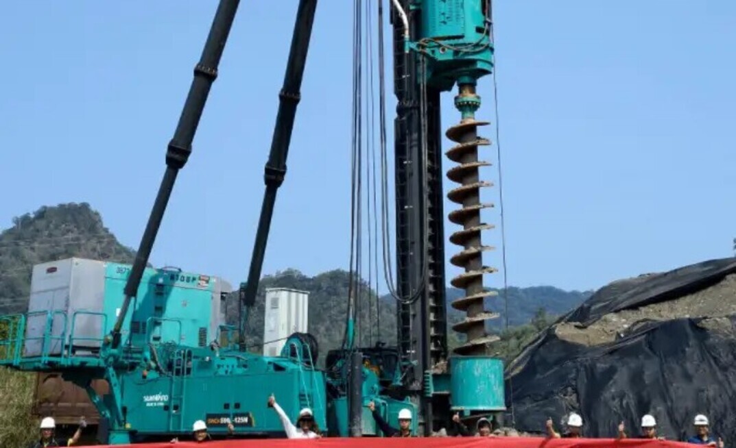 Sunward delivers its first pile driver to Taiwan