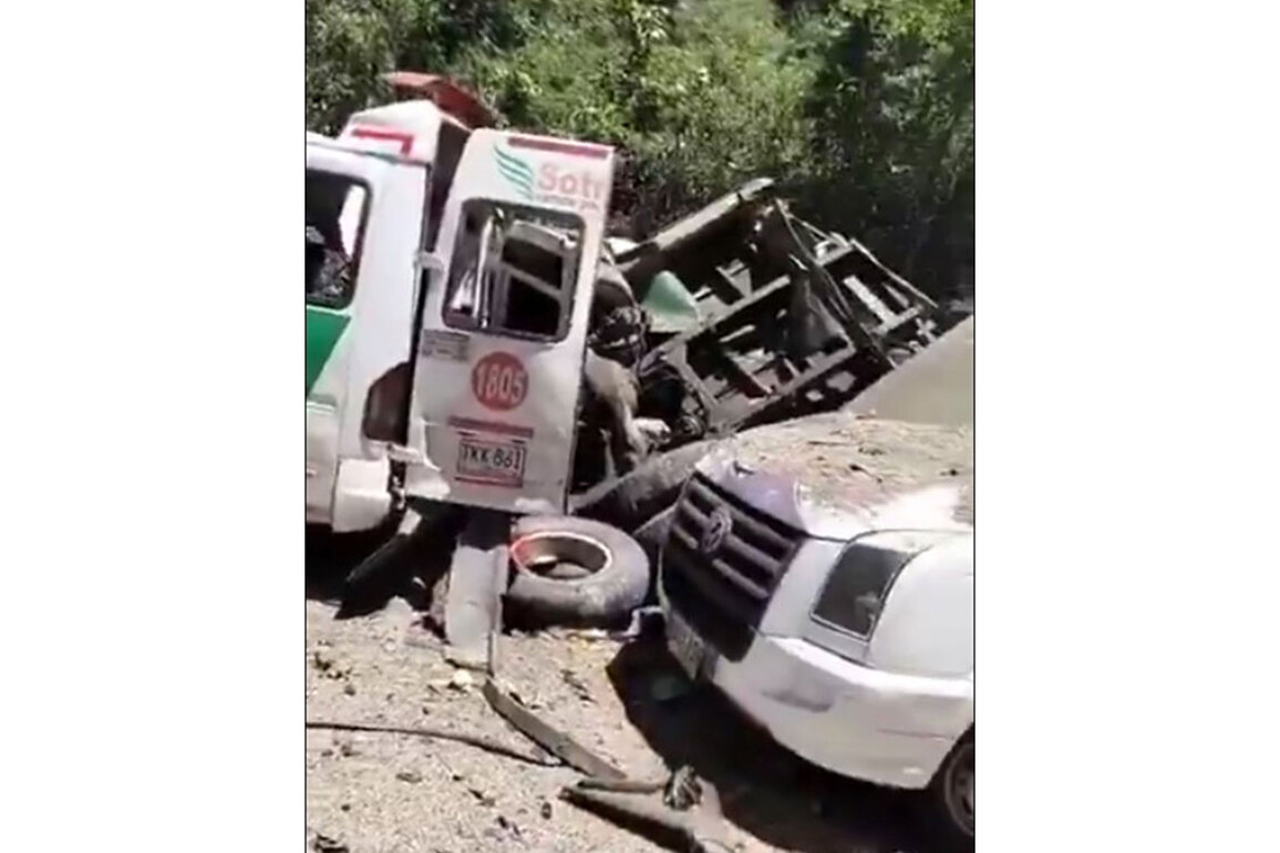 Colombia bomb blast: 7 killed, over 20 injured after bus explodes in Cauca