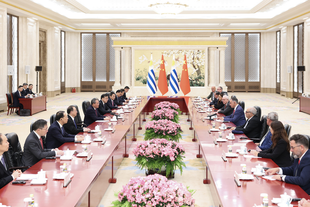 CHINA-BEIJING-LI QIANG-URUGUAYAN PRESIDENT-MEETING (CN)