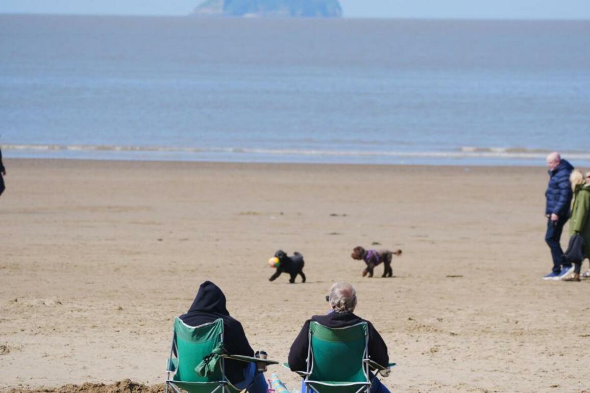UK set for temperatures of up to 28C during warmest spell of year - The Herald