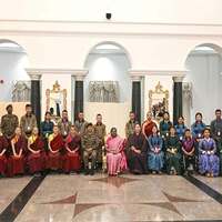 President Droupadi Murmu meets students from Ladakh attending National Integration Tour