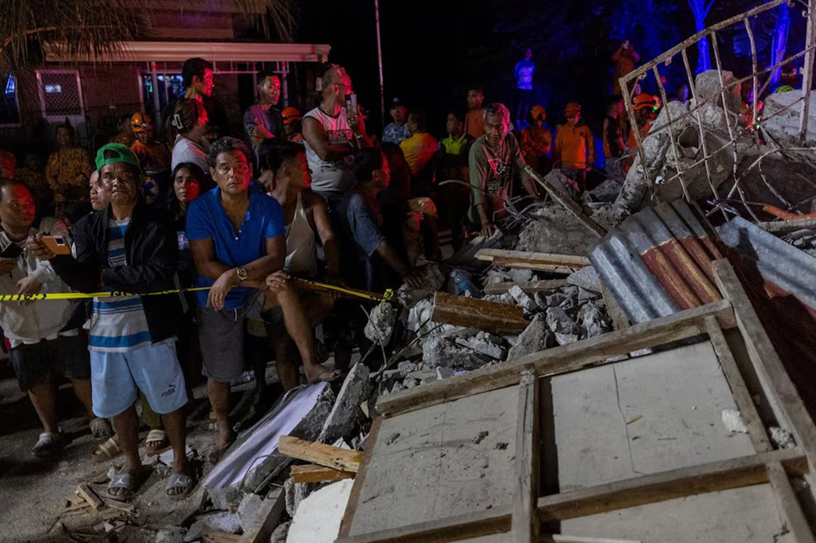 Philippines hit by twin quakes; seven dead, tsunami warning issued