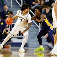 Top 25 roundup: No. 2 Michigan crushes La Salle to remain perfect