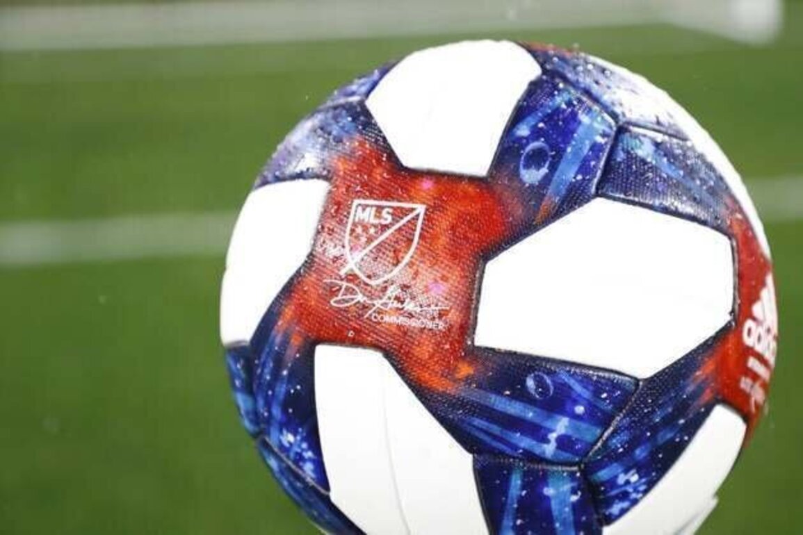 D.C. United acquire striker Louis Munteanu for record fee