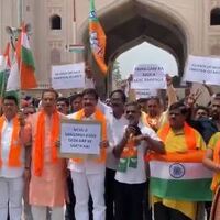 Hyderabad: BJP leaders protest at Charminar, demand deportation of Pakistani nationals