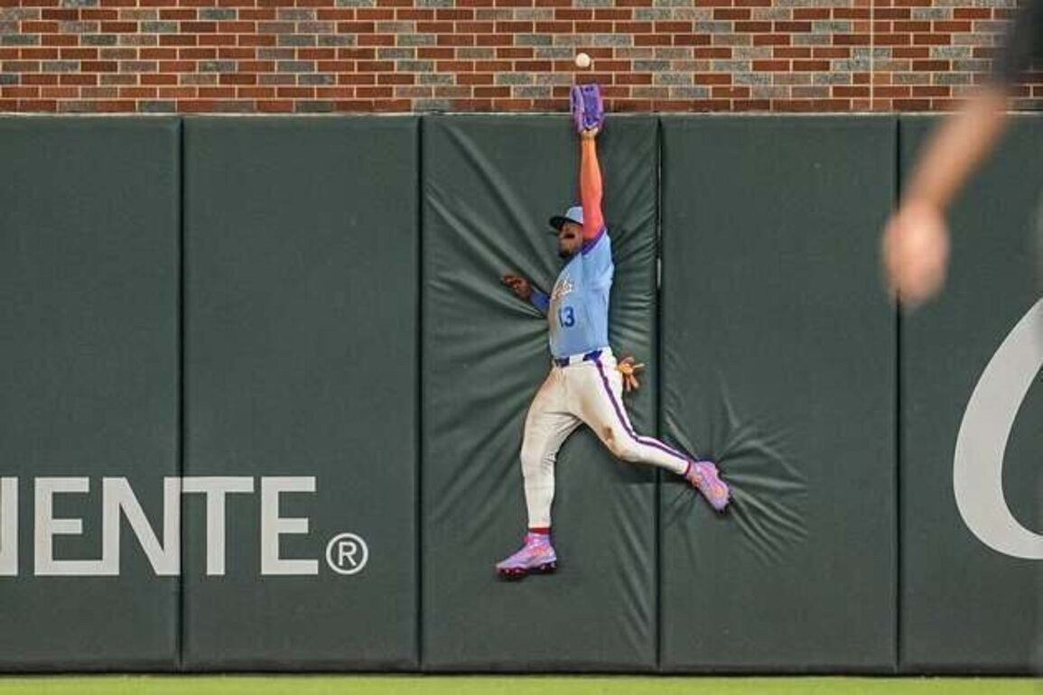 Hot Braves offense, not-so-hot Marlins clash in early NL East series