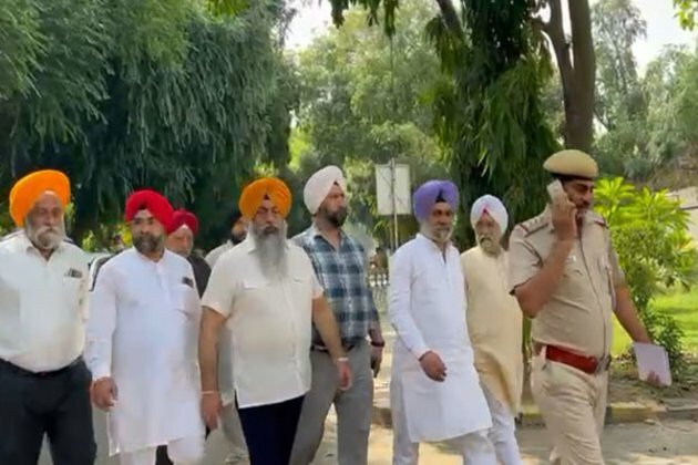 Delhi Sikh Gurdwara Committee delegation meets Pak High Commissioner, demands Special Grievance Cell for minorities in Pakistan