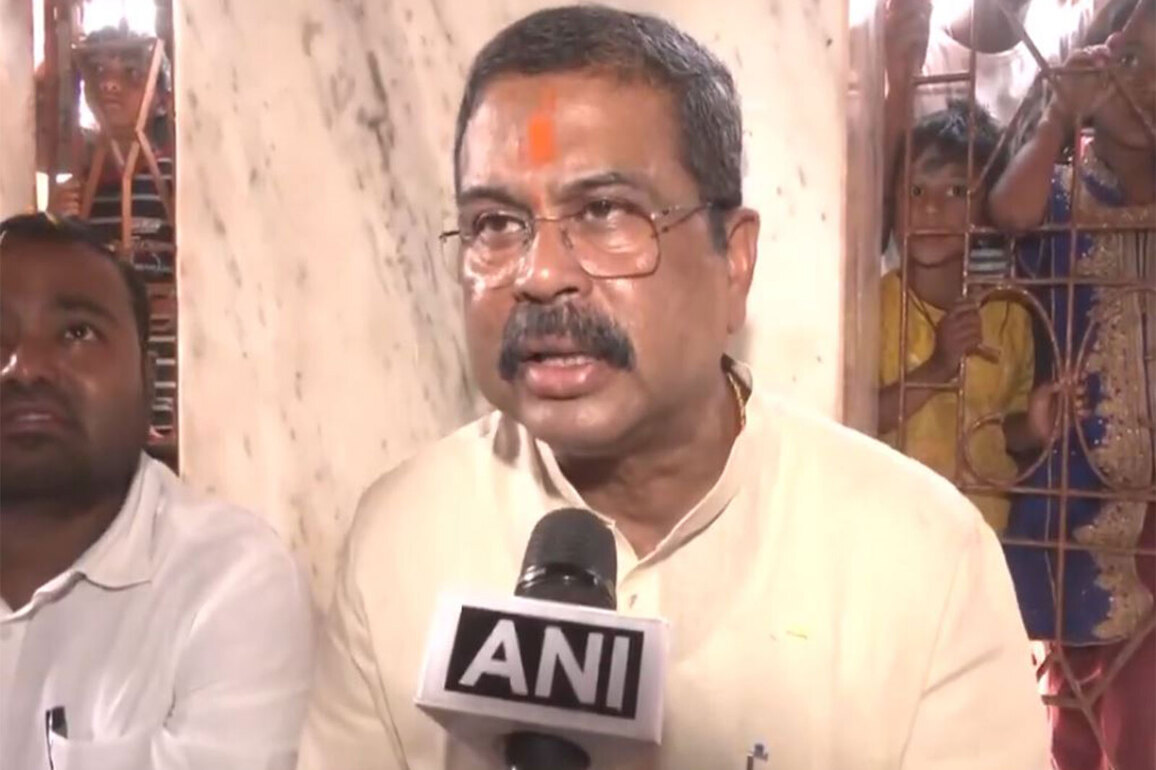 "West Bengal people have decided to change this corrupt, atrocious, infiltration-supporting govt": Dharmendra Pradhan on BJP's Parivartan Yatra
