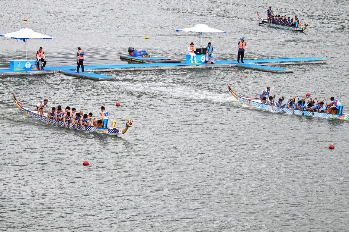 (SP)CHINA-HAINAN-SANYA-ASIAN BEACH GAMES-DRAGON BOAT-SMALL BOAT-MEN'S 100M STRAIGHT RACE (CN)