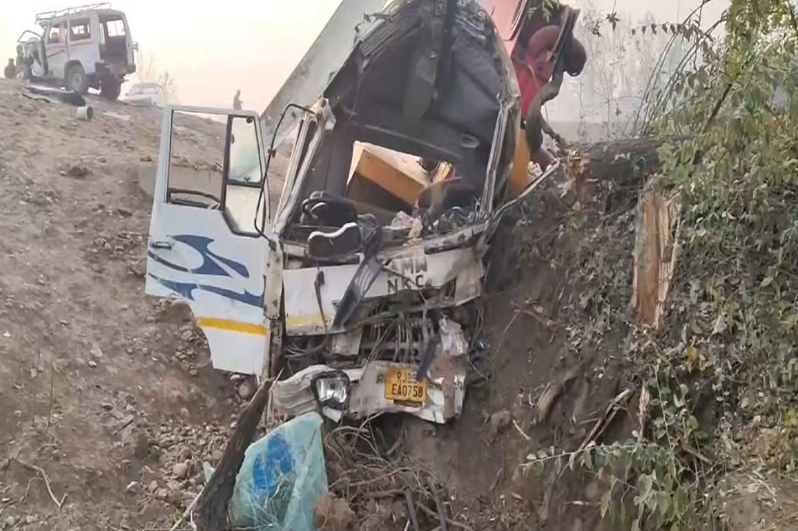 J-K LG Manoj Sinha condoles loss of lives in Budgam road accident