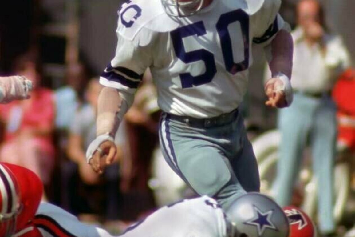 Cowboys great D.D. Lewis dies at 79