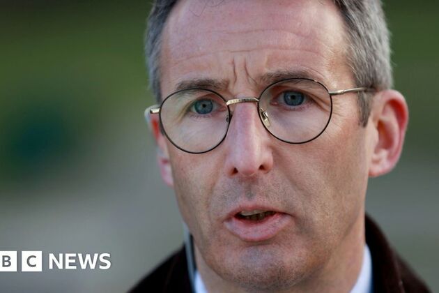 South Belfast bonfire- Andrew Muir says don&#39;t light a bonfire amid asbestos fears