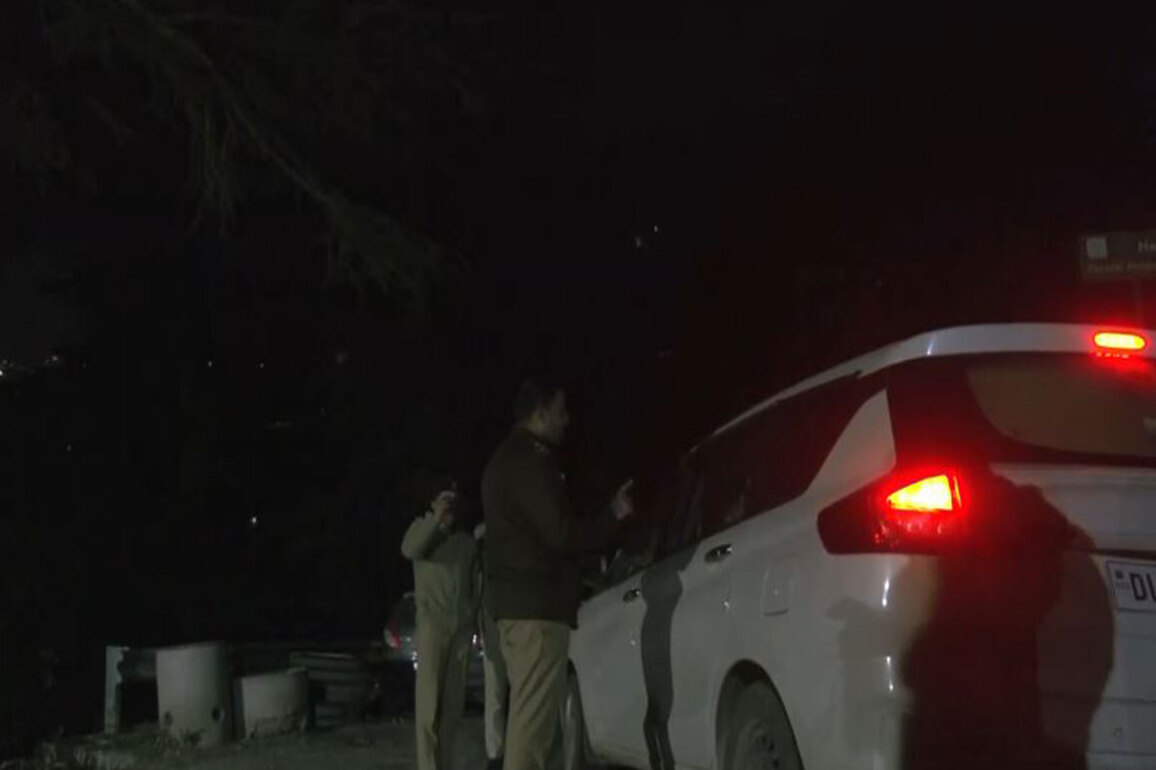 Delhi Police team stopped on NH-5 by Shimla Police amid FIR row; transit remand granted for three IYC workers