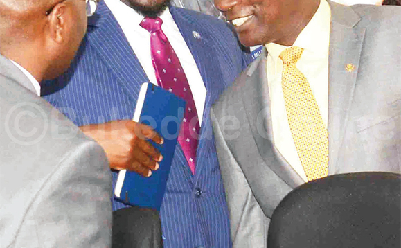 Ssaabawolereza wa Buganda, Daudi Mpanga (wakati) ng'ali n'abakulira Buganda Land Board. Ssaabawolereza wa Buganda, Daudi Mpanga (wakati) ng'ali n'abakulira Buganda Land Board.