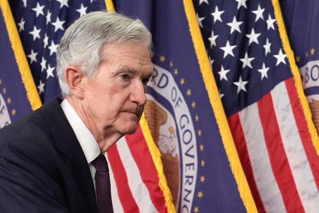 Federal Reserve will reduce staff by 10% in coming years, Powell memo says
