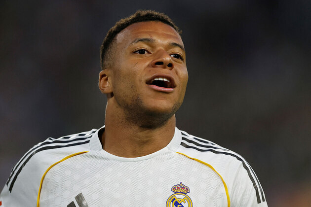 "Someone with a lot of hunger to make history with Real Madrid": Mourinho hails Mbappe after win