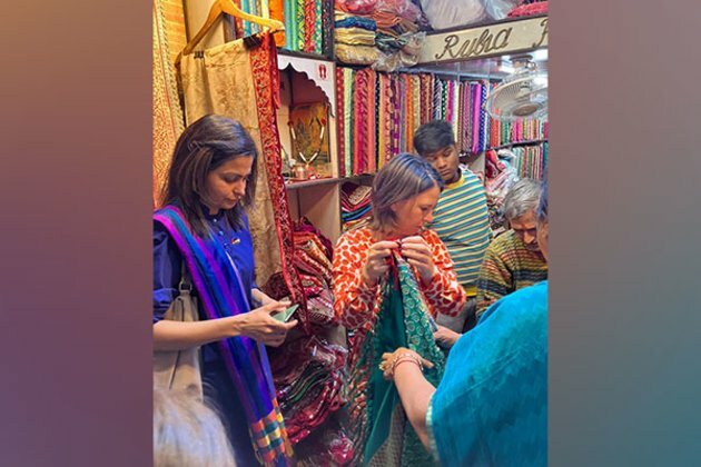 German Foreign Minister shops at Chandni Chowk, uses Paytm for payment