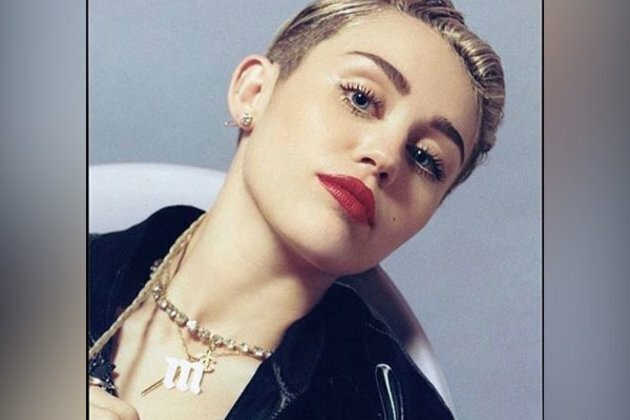 In hospial, Miley Cyrus asks for good vibes