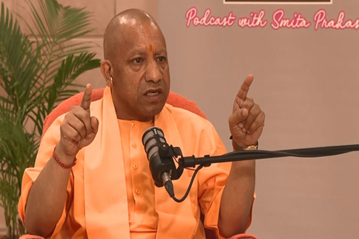 "Insult to Ambedkar's constitution": Yogi Adityanath questions DK Shivakumar's comment on changing constitution