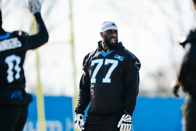 Backup tackle Yosh Nijman has been in playoff-level situations before