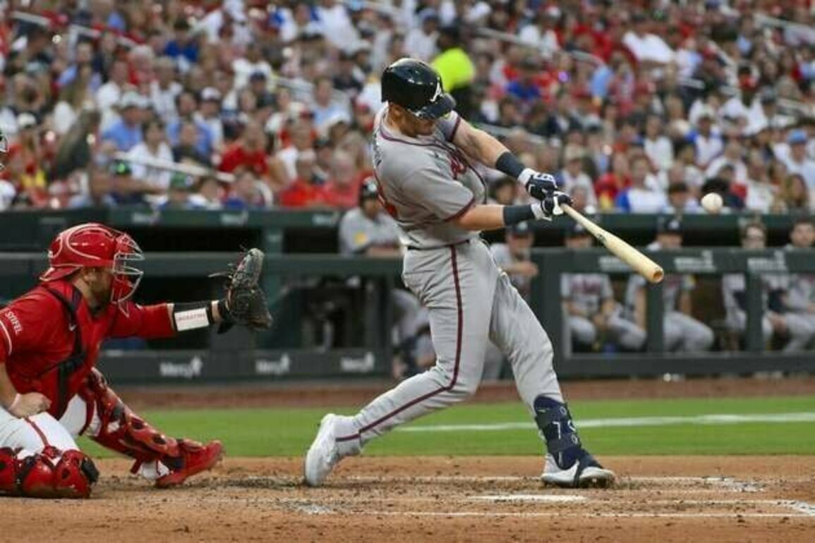 Sean Murphy goes yard twice, Braves stave off Cardinals